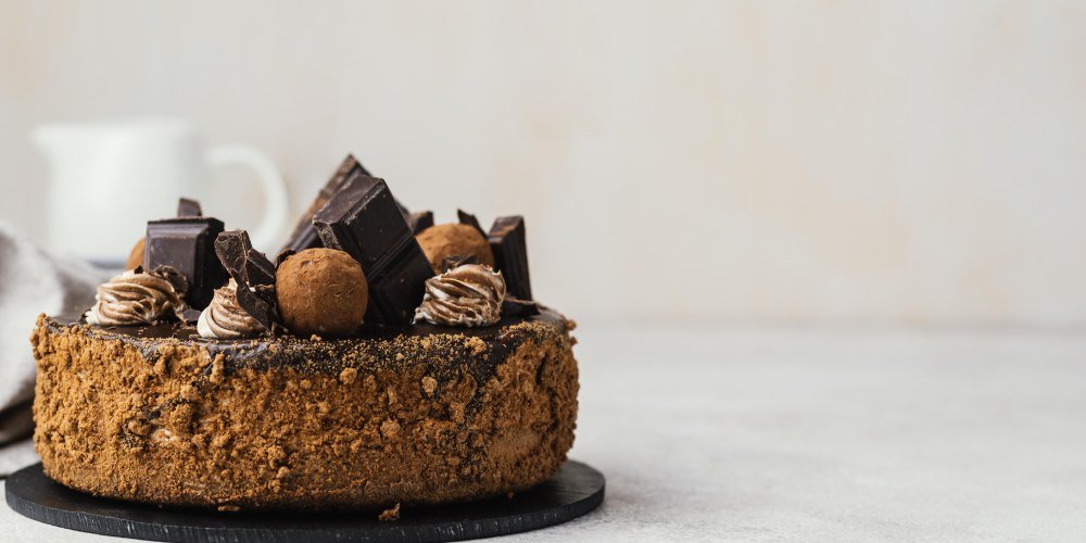 Cakes: Sweeten Your Eid with the Best in Muscat
