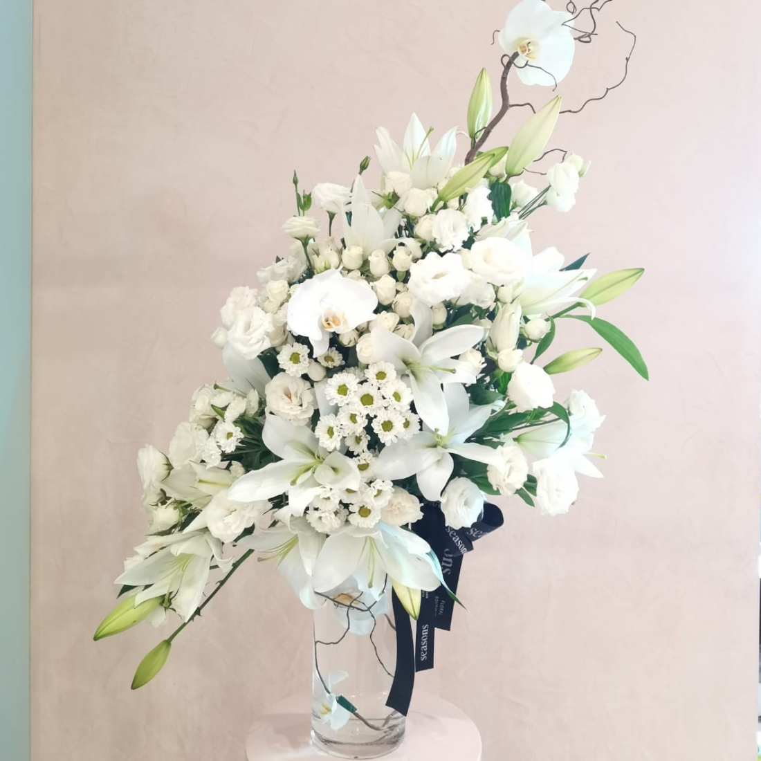 Vase arrangement